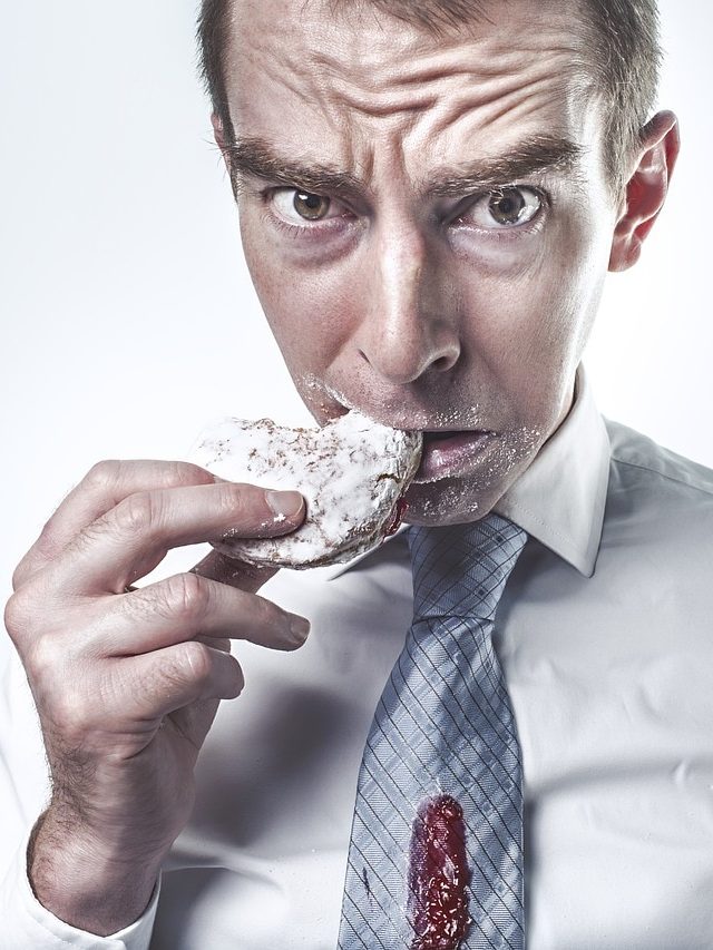 এই ৫ খাবার 'ক্যান্সারের কারখানা', খাওয়ার আগে ১০০ বার ভাবুন