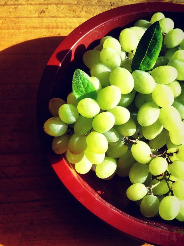 এই ৪ সমস্যায় মোটেও আঙুর খাওয়া চলবে না, স্বাস্থ্যের ক্ষতি করে