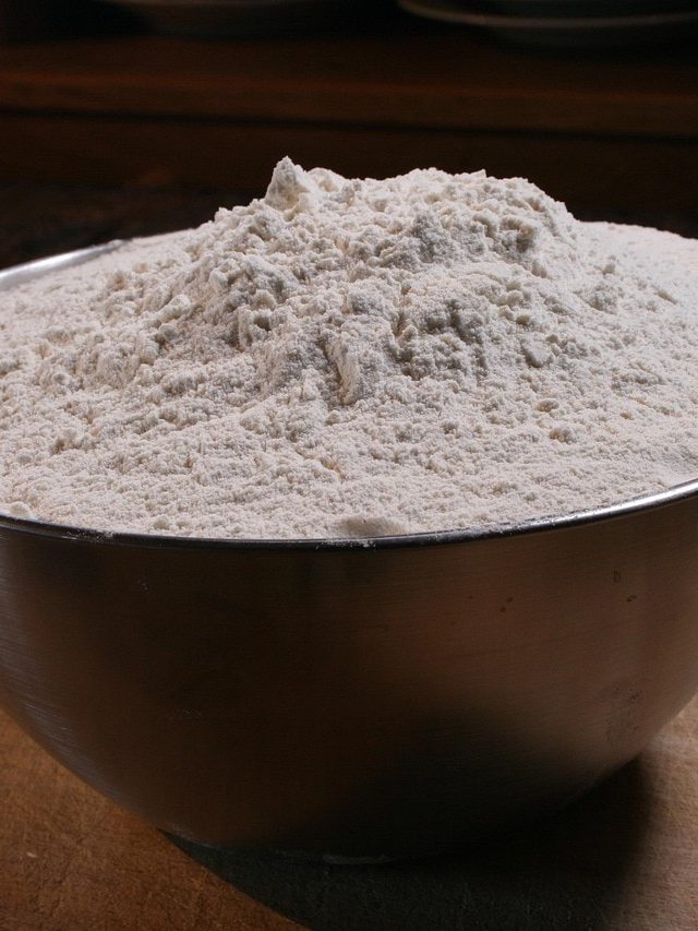 বাজারের আটায় ভর্তি ভেজাল, খাঁটি  চিনবেন কীভাবে ?