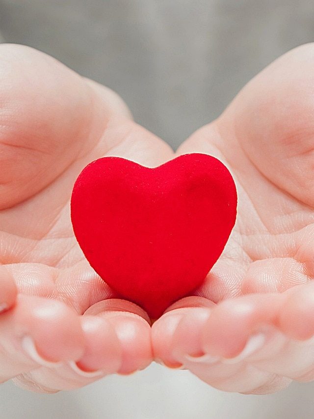 হৃদরোগীদের এই ৪ ফল খাওয়া উচিত, হার্ট দ্রুত রক্ত ​​পাম্প করবে