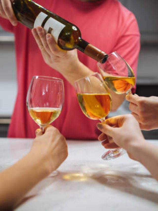 রাম, হুইস্কি না বিয়ার, কোনটা খেলে একটু কম ক্ষতি হয়?