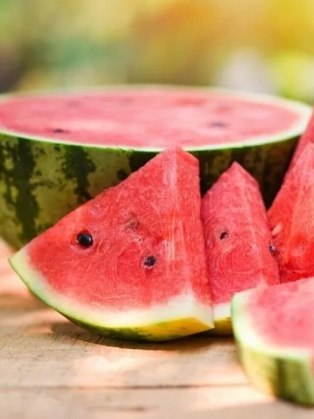 তরমুজ খেলেই মরবেন, কারা দূরে থাকবেন গরমের এই ফল থেকে?