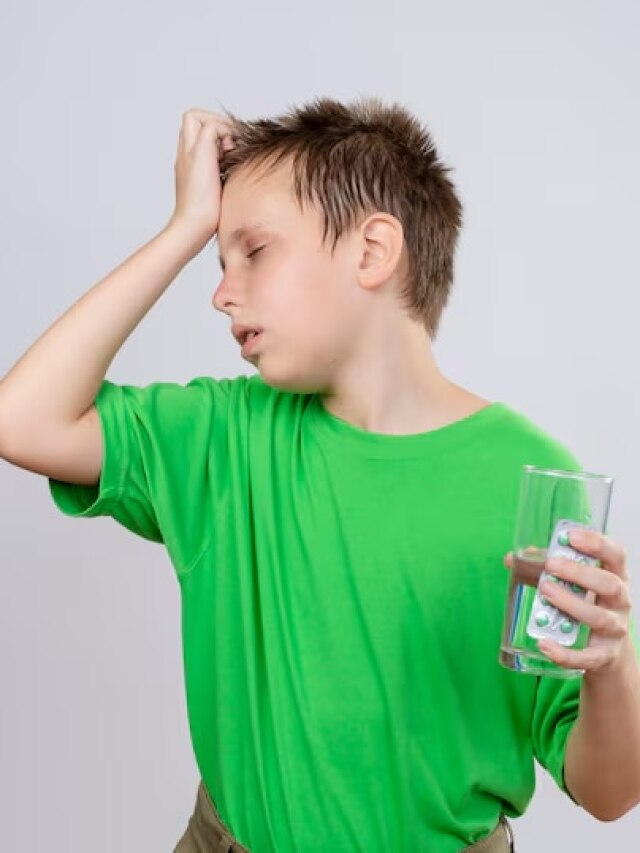 ये संकेत बताते हैं कि आपके बच्चे के शरीर में हो रही है पानी की कमी