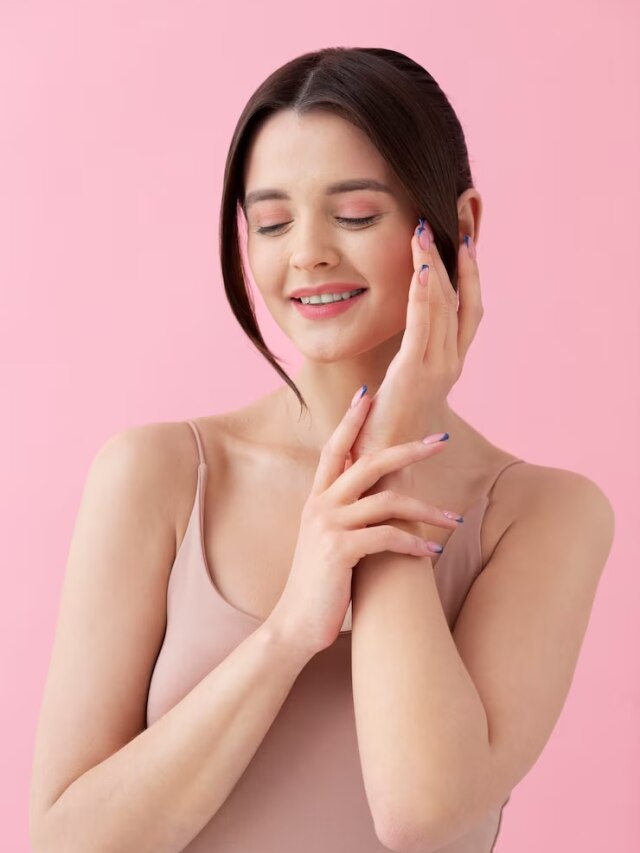 गर्मियों में भी बनाना चाहते हैं अपनी स्किन ग्लोइंग? फॉलो करें ये देसी नुस्खे