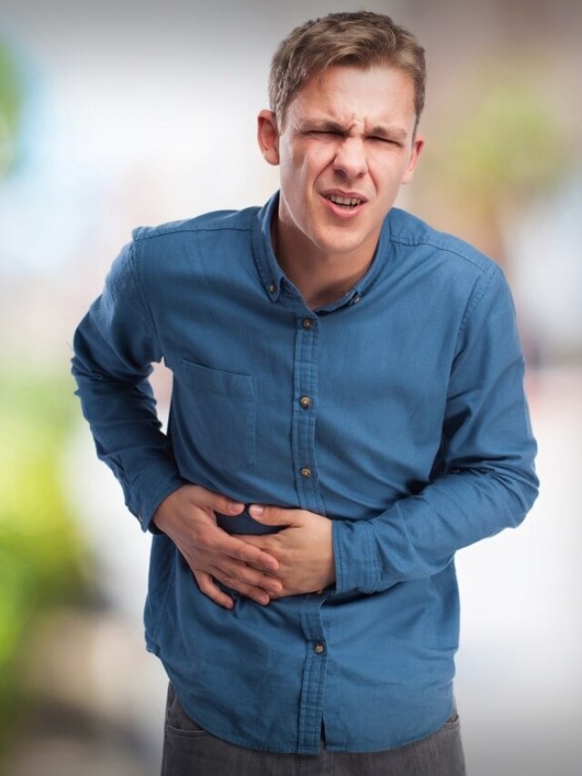 लिवर डैमेज होने पर शरीर में दिखते हैं ये संकेत, साधारण समझ ना करें इग्नोर