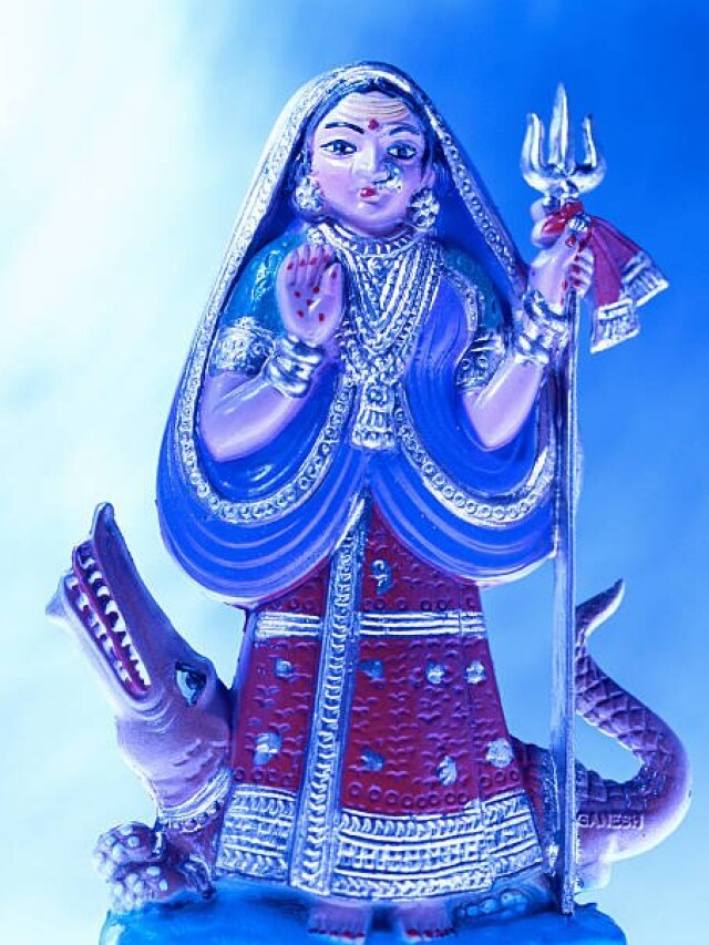 सपने में कुल देवी का दिखना अच्छे दिन आने का है इशारा, जानें क्या कहते हैं ऐसे सपने