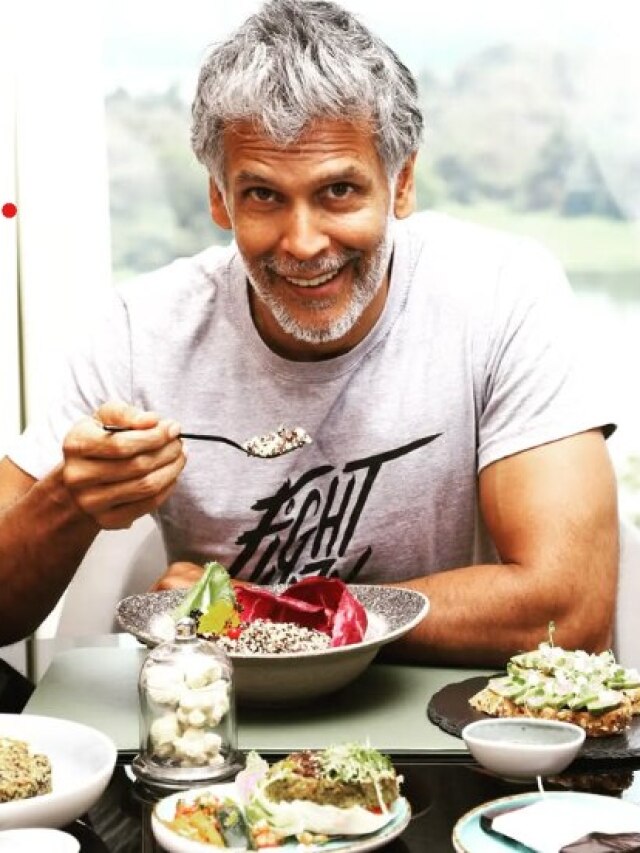 जवान दिखने के लिए हेल्दी डाइट संग ये फल खाते हैं मिलिंद सोमन, 59 में भी लगते हैं 35 जैसे