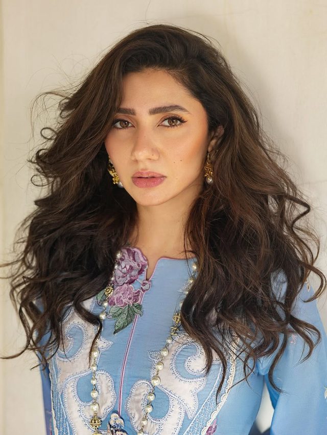 माह‍िरा खान का दोगलापन! देर रात महसूस हुआ पहलगाम का दर्द, सुबह उठते ही भूलीं