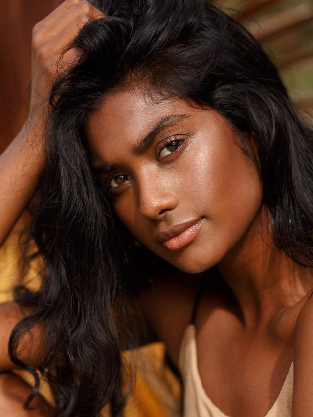 দুধে আলতা গায়ের রং চান? ঢকঢক করে খেয়ে নিন এই জুস