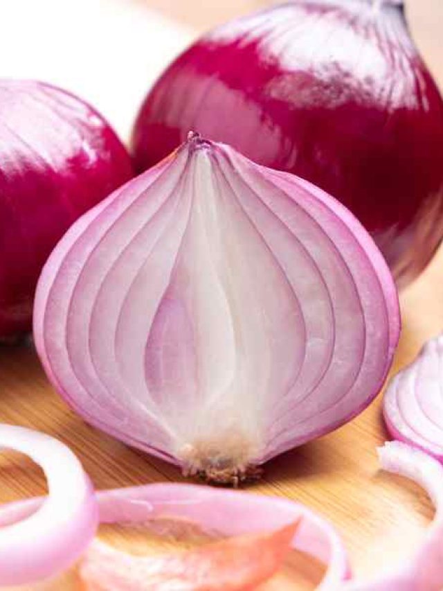 গরমে পেঁয়াজ পচে গন্ধ বেরোচ্ছে, ৬ উপায়ে রাখলে পচবে না