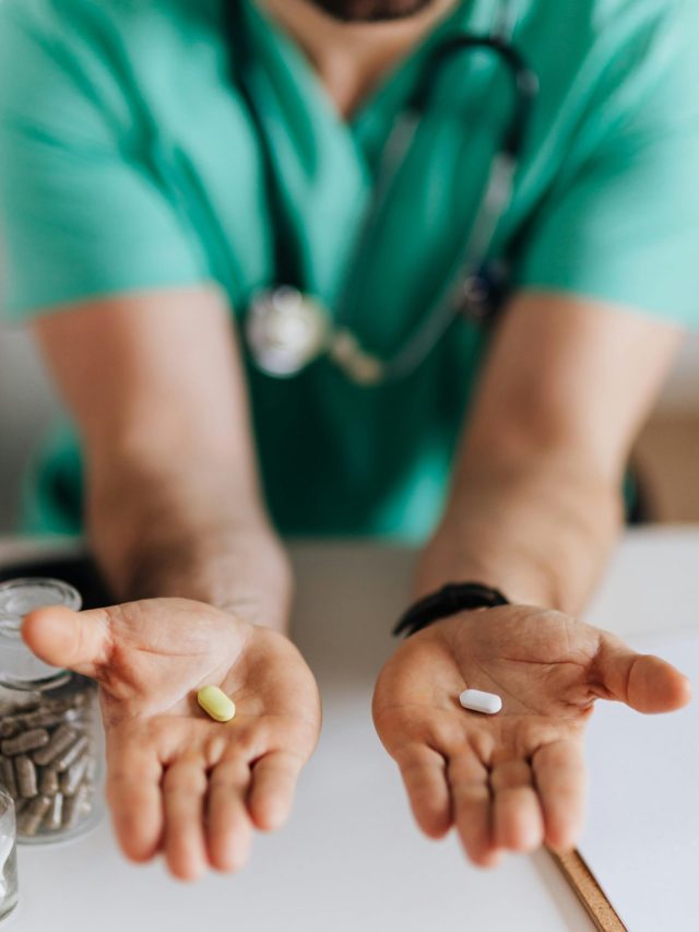 MBBS की जगह MA की डिग्री… हरदोई के ‘डॉक्टर’ की पर्ची से मचा बवाल!