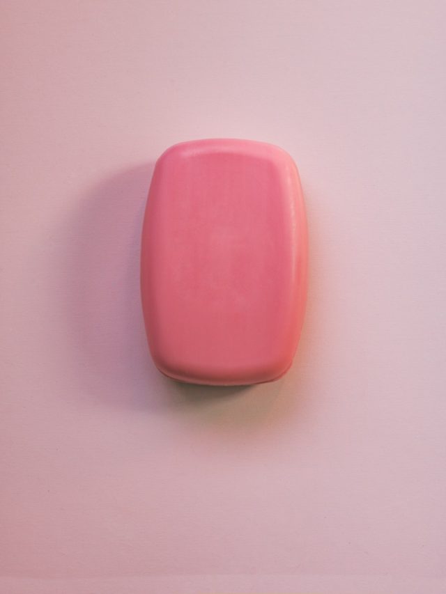 বাড়ির সকলে এক সাবান? ভয়ঙ্কর ক্ষতি হতে পারে