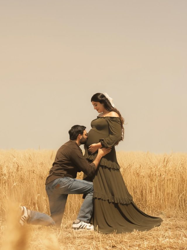 शादी के 4 साल बाद मां बनेगी एक्ट्रेस, खेतों में कराया मैटरनिटी शूट, पति ने बेबी बंप पर किया Kiss