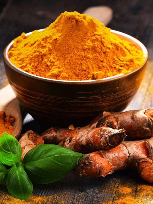 রান্নায় হলুদ বেশি পড়ে গেছে? অভিজ্ঞ রাঁধুনির ৫ উপায়ে সামাল দিন