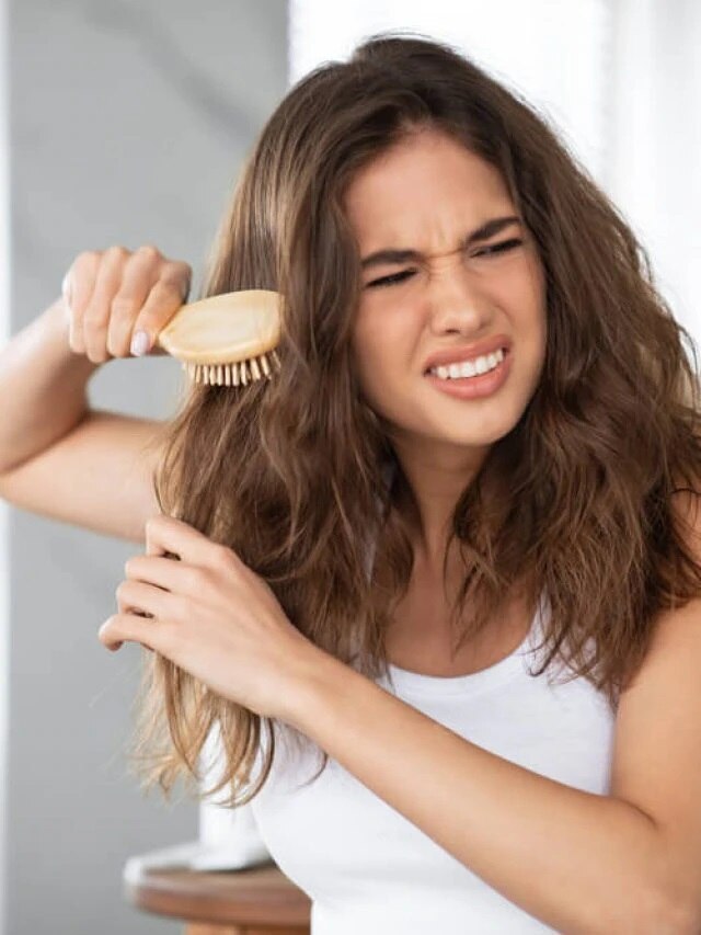 স্নানের সময় এই এক ভুলে ঝরে চুল, জেনে নিন