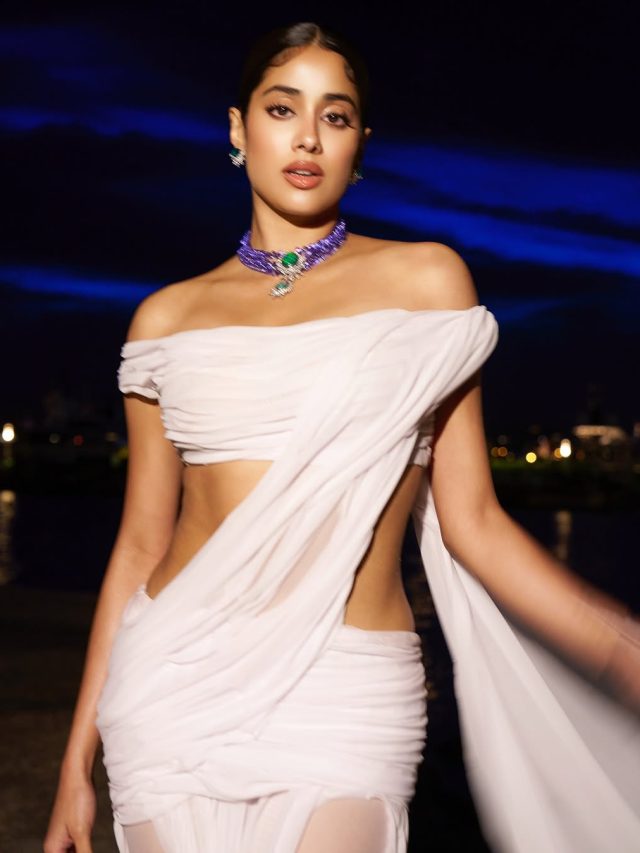 कान्स में जाह्नवी ने लूटी लाइमलाइट, साड़ी में बरपाया कहर, खूबसूरती देख BF ने लुटाया प्यार