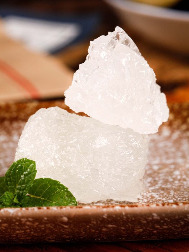 बड़े काम की चीज है फिटकरी, इस तरह इस्तेमाल से घर में बनी रहेगी खुशहाली