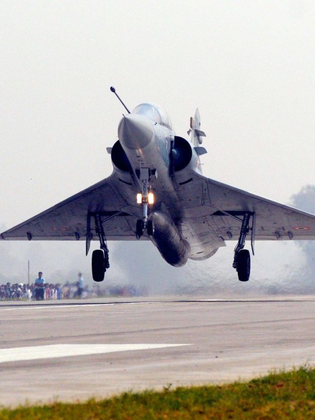 भारत में हैं 513 लड़ाकू विमान... जानें पाकिस्तान के पास कितने?