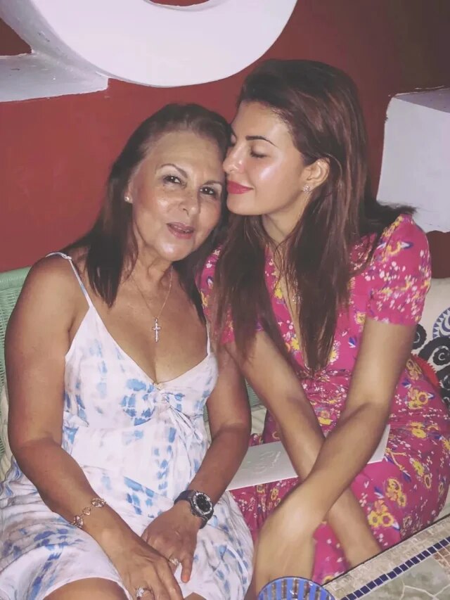 मां की मौत से टूटीं जैकलिन, याद कर हुईं इमोशनल, बोलीं- काश मैंने उन्हें और...