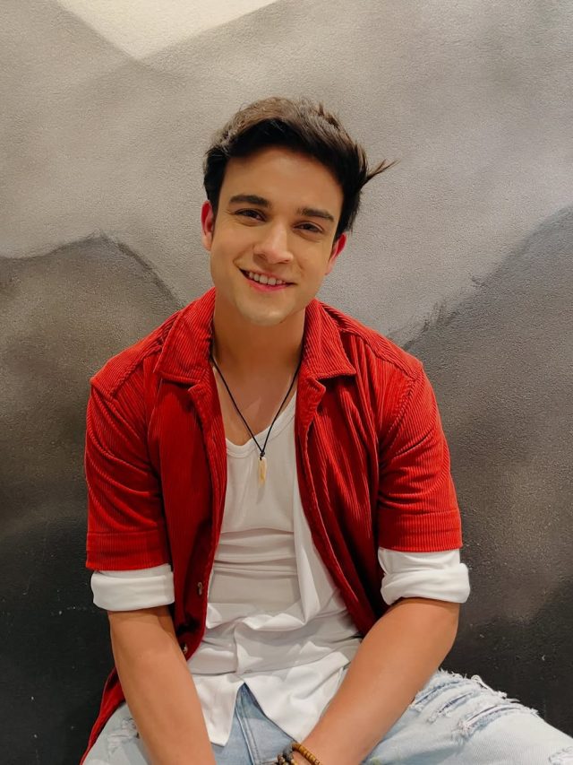 'ब्लास्ट की सुनी आवाज-देखे ड्रोन', जम्मू में फंसे परिवार ने बताया हाल, इमोशनल हुआ एक्टर