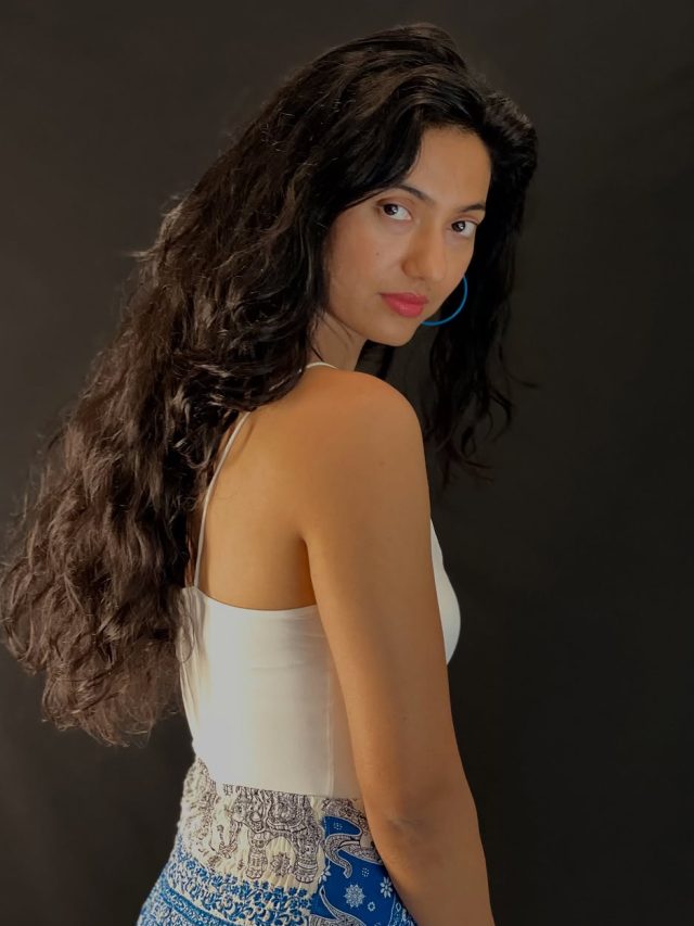 ब्लैक आउट के वक्त जान बचाने में काम आएंगे ये ट‍िप्स, जरूरी सुनें खुशबू पाटनी का ये वीड‍ियो