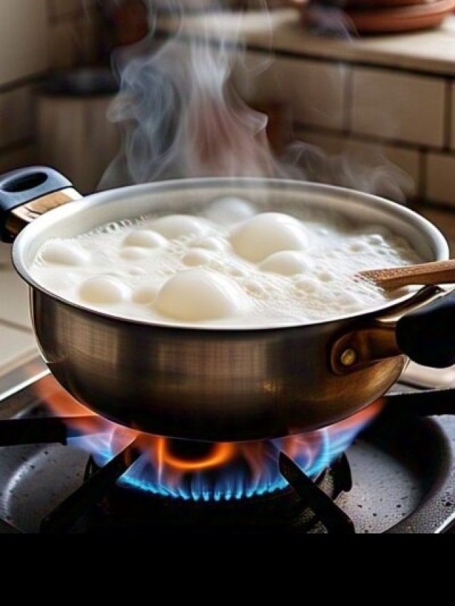 पैकेट वाला दूध उबालें या सीधे उपयोग करें? जानिए एक्सपर्ट्स की राय