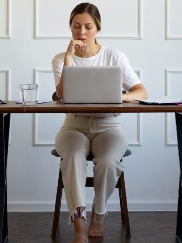 10 घंटे बैठकर भी घटा सकते हैं 10 किलो वजन! फिटनेस कोच ने बताया तरीका