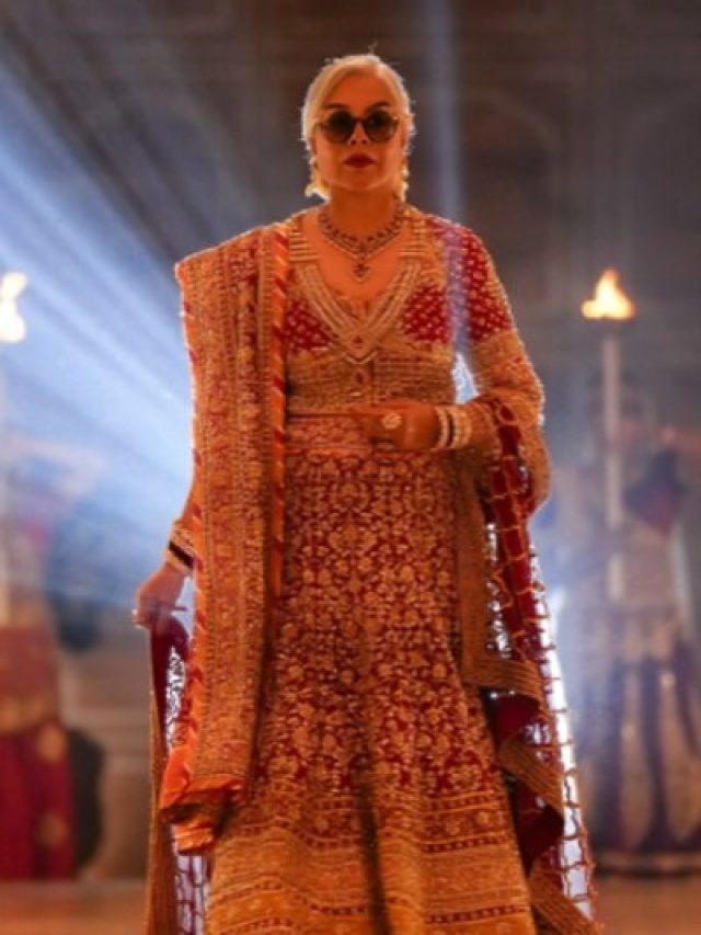 73 की उम्र में 'रॉयल' ब्राइड बनीं जीनत अमान, जरी वाले लहंगे में लूटी लाइमलाइट