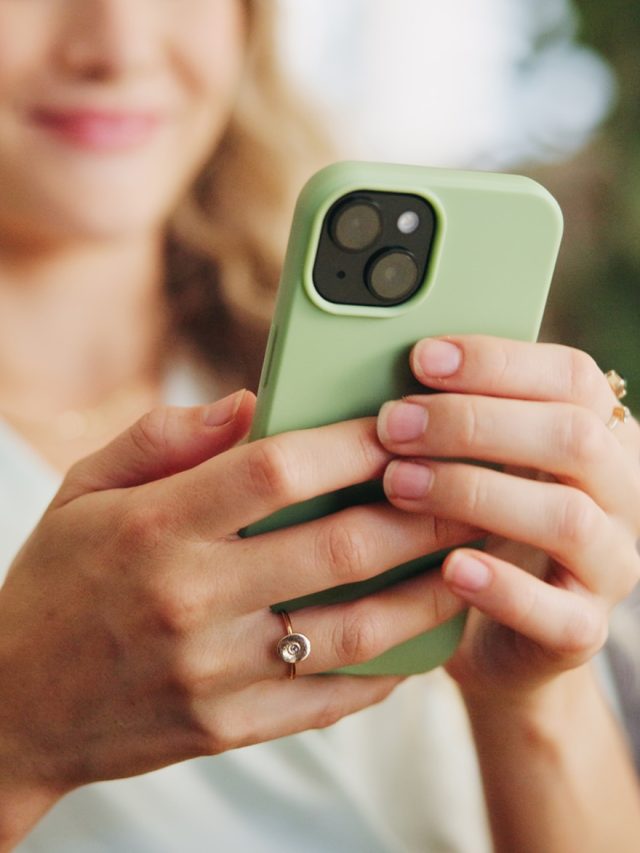 'Scroll, cramp, repeat': What phones are doing to your brain and body