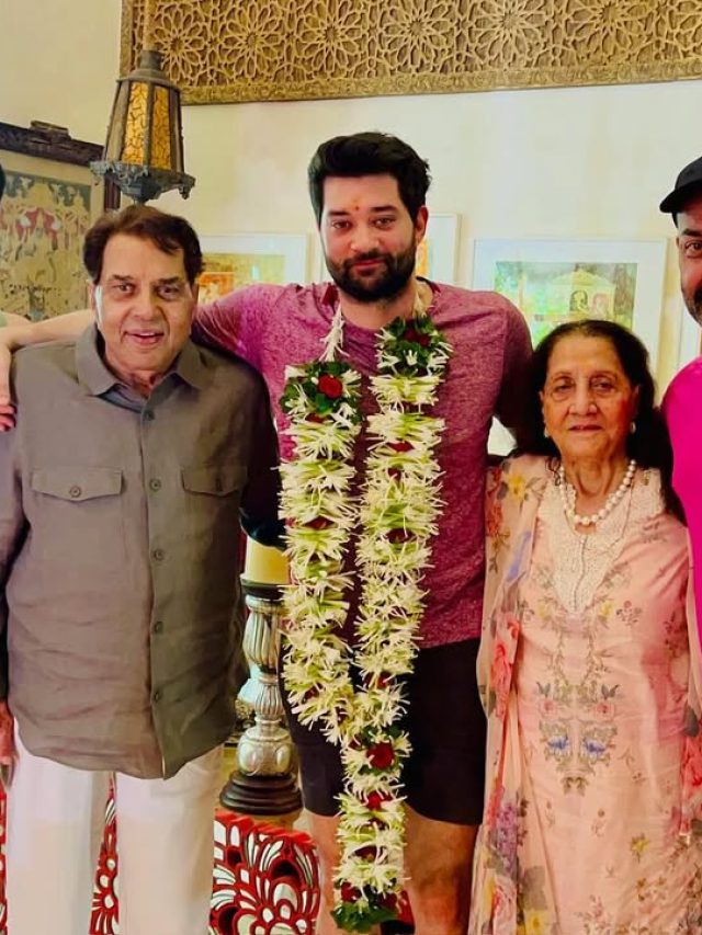 पहली पत्नी संग दिखे धर्मेंद्र, पोतों संग मनाया जश्न, भाई सनी के बेटे को बॉबी ने लगाया गले