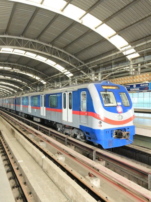 পিক টাইমেও মেট্রোতে বসার সিট পাবেন, এই ফন্দিগুলো কাজে লাগান