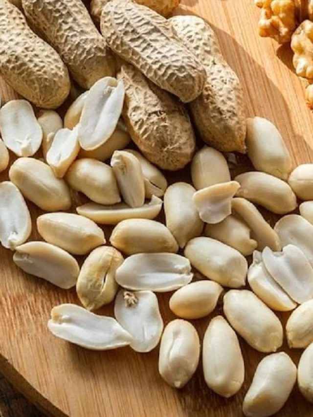 শুধু বাদাম লাগান মুখে, বুড়ো বয়সেও টানটান থাকবে সব, কীভাবে? কায়দাটা জানুন