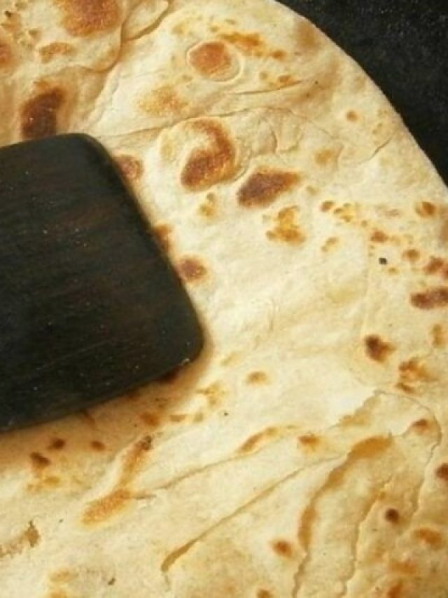 রুটি আর শক্ত হবে না, নরম ফিনফিনে করার কায়দাটা  জানুন