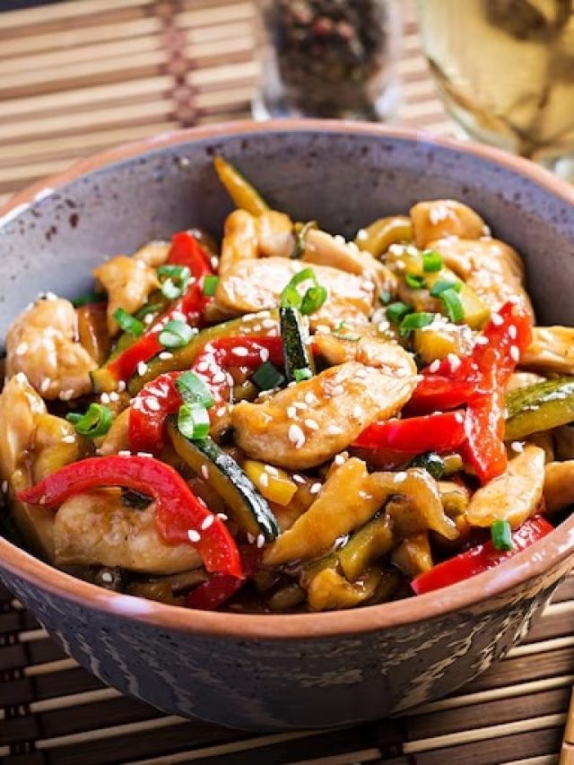 গন্ধরাজ নয়, লেবু-লঙ্কা  দিয়ে বানিয়ে ফেলুন অন্য স্বাদের ঘরোয়া চিকেন