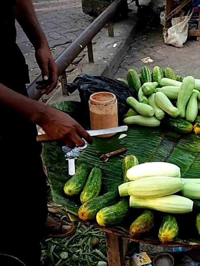 গরমে দেদার খাচ্ছেন রাস্তার শসা? এটা জানা আছে কি?