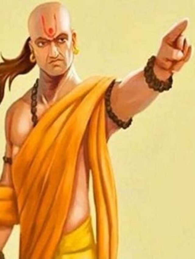 এঁরা বন্ধুর বেশে শত্রু, গোপন কথা বললেই ফাঁসবেন, বলছে চাণক্যনীতি