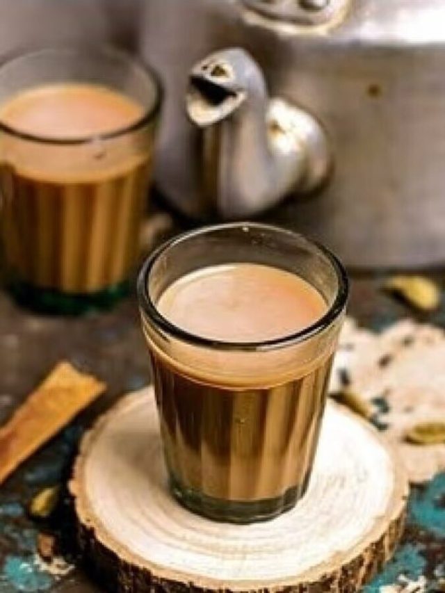 দিনে সর্বোচ্চ কত কাপ পর্যন্ত চা খাওয়া সেফ? বিপদ এড়াতে জানুন