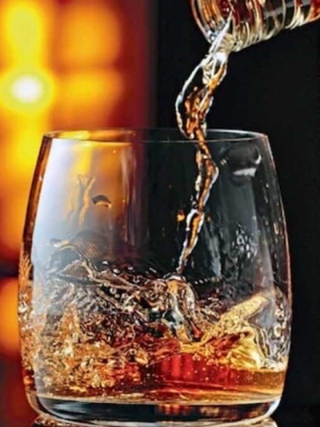১ পেগ হুইস্কিতে কতটা জল মেশানো উচিত? ৯৯% মানুষই জানেন না