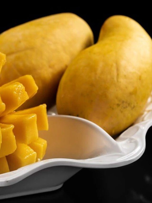 রাতে আম খেলে যা ঘটে, কল্পনাও করতে পারবেন না