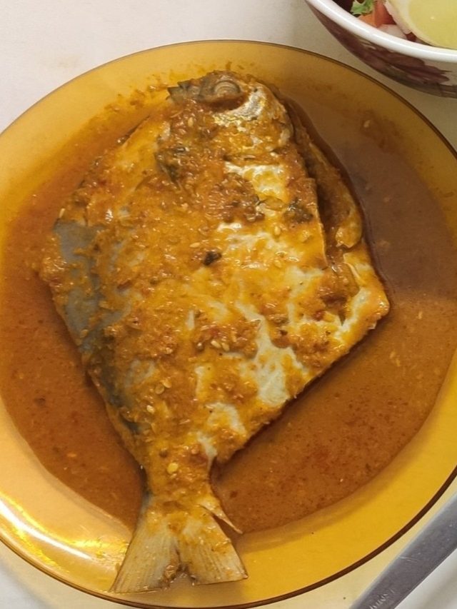 বর্ষায় বানান পমফ্লেটের এই পদ, এক থালা ভাত খাবেন