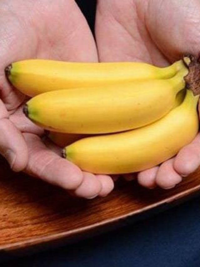 রাতে ঘুমোতে যাওয়ার আগে কলা খেলে বিশাল উপকার,  জানা উচিত