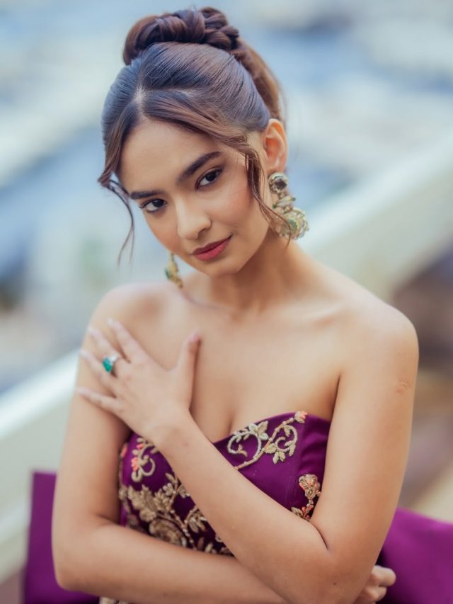 कान्स के रेड कारपेट पर बनठन कर पहुंचीं एक्ट्रेस, किसी ने पहचाना नहीं, हुईं ट्रोल