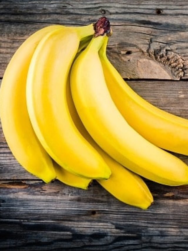 কলা কেন বেঁকে থাকে? কারণ জানলে হাঁ হবে মুখ