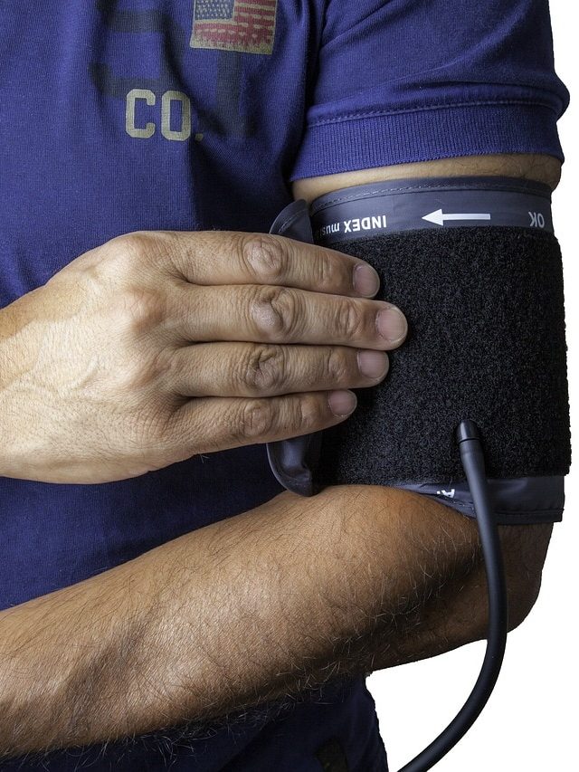 ब्लड प्रेशर को कंट्रोल में रखेगा ये पीला फल, आज ही डाइट में करें शामिल