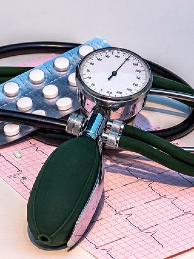 हाई बीपी की है समस्या तो डाइट में जरूर शामिल करें ये चीजें, होती हैं फायदेमंद