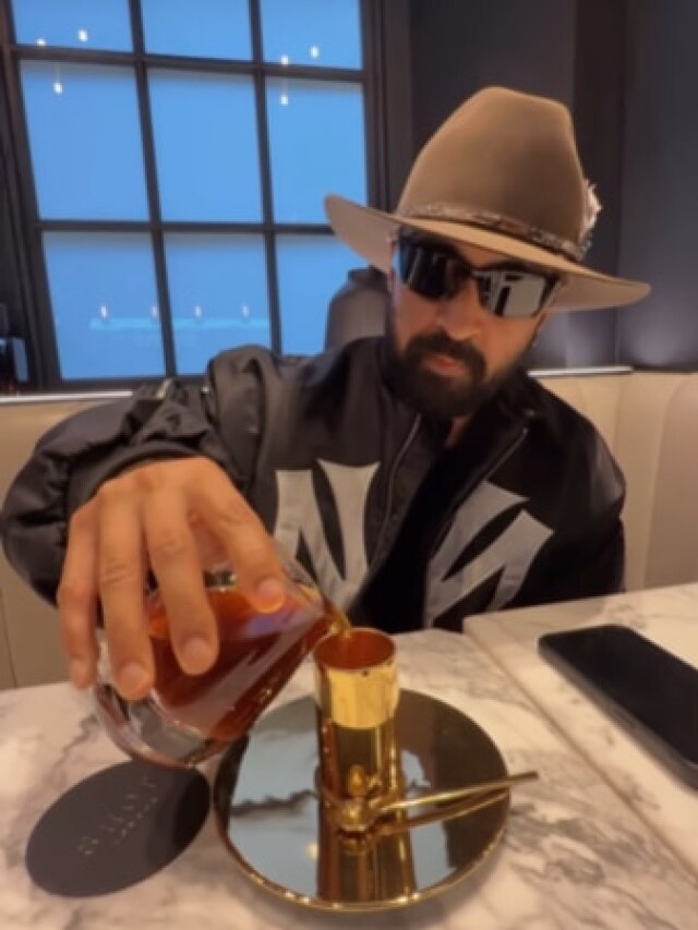 1-1 घूंट 7 हजार की... दिलजीत ने लंदन में पी इतनी महंगी कॉफी, बोले- मजा नहीं आया