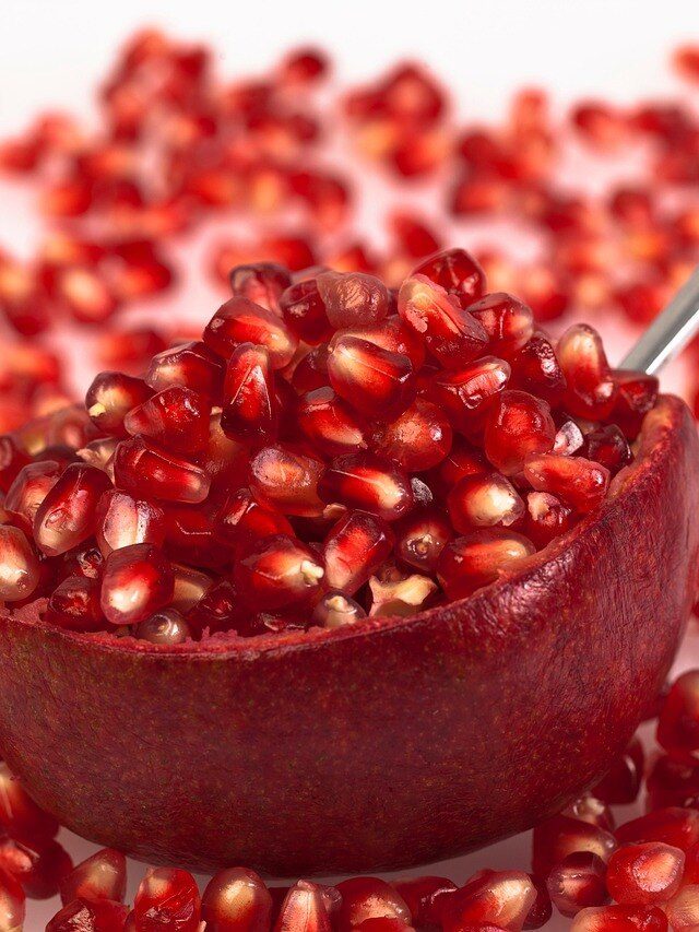 अनार खाने से स्किन रहती है हेल्दी, हार्ट को भी रखता है हेल्दी