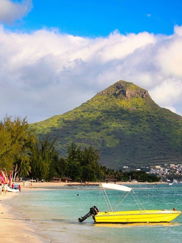 भारत और नेपाल के अलावा यहां रहते हैं सबसे ज्यादा हिंदू! बेहद खूबसूरत है जगह