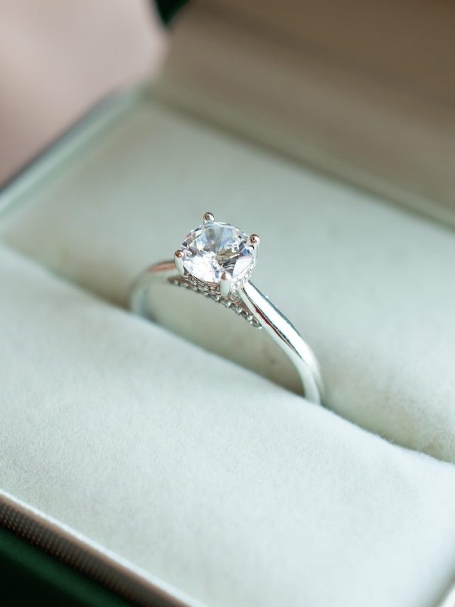 अगर कोई हीरा चाट ले तो क्या होगा, हो जाएगी मौत?