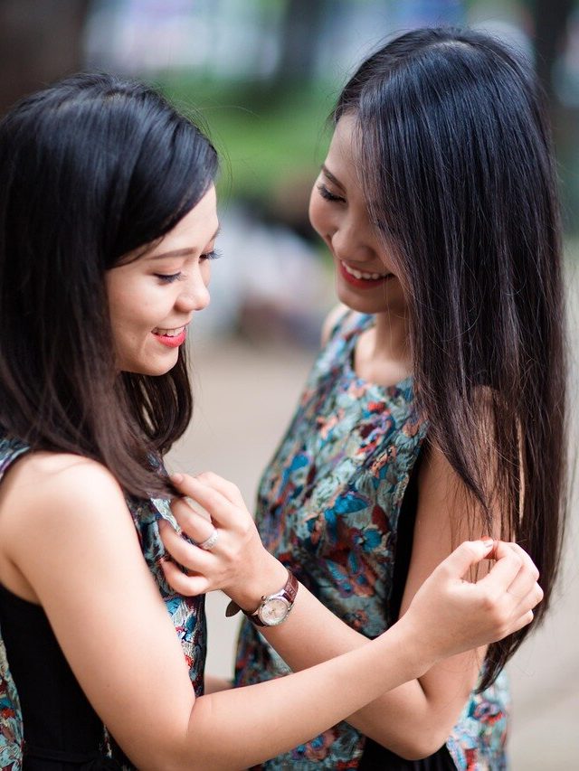 আপনার সবচেয়ে ভালো বন্ধুকেও এই ৫ কথা বলবেন না, জেনে রাখুন